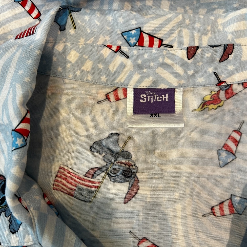 Disney Lilo & Stitch Patriotic Hawaiian Shirt XXL Rayon Blue Flags Fireworks - Picture 5 of 6